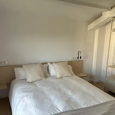 Casa De Aldea Escuelas De Linares, 17 *