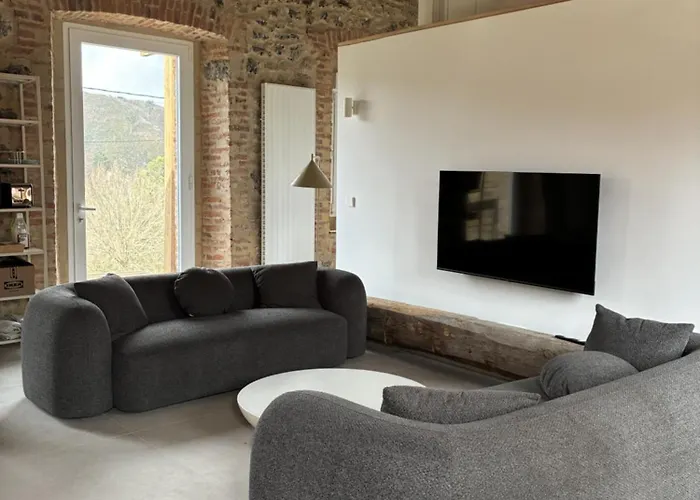 Casa De Aldea Escuelas De Linares, 17 * Linares (Asturias)