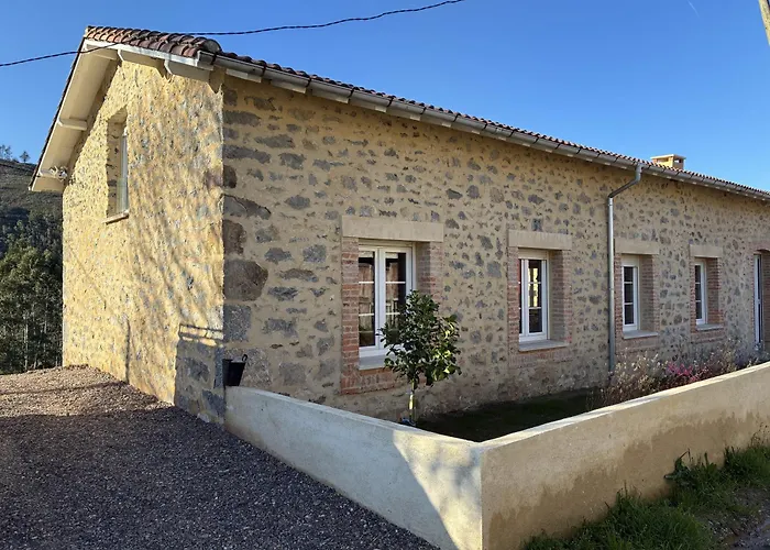 Casa De Aldea Escuelas De Linares, 17 * Linares (Asturias)