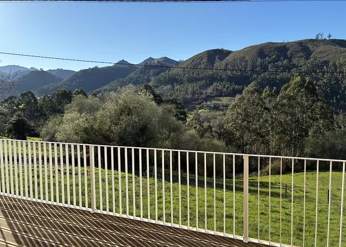 Сasa de vacaciones Casa De Aldea Escuelas De Linares, 17 Linares (Asturias)