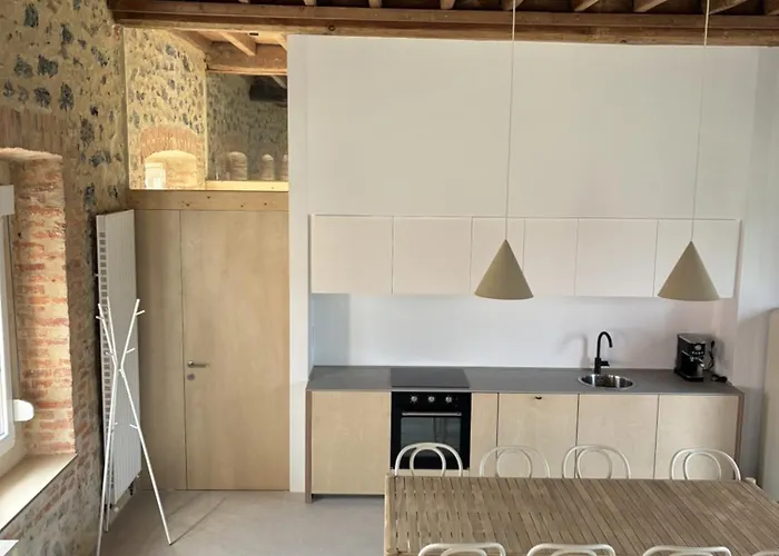 Casa De Aldea Escuelas De Linares, 17 * Linares (Asturias)