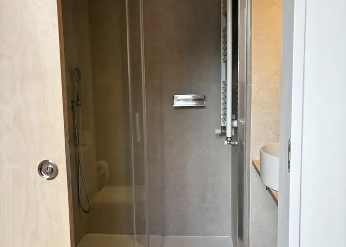 Casa De Aldea Escuelas De Linares, 17 * Linares (Asturias)